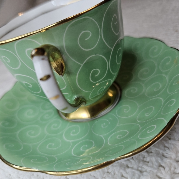Royal Albert Crown Bone England China Teacup Saucer GREEN w/White Swirls… - Picture 16 of 16